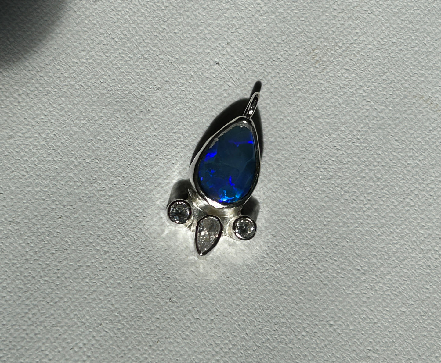 Blue flash pendant