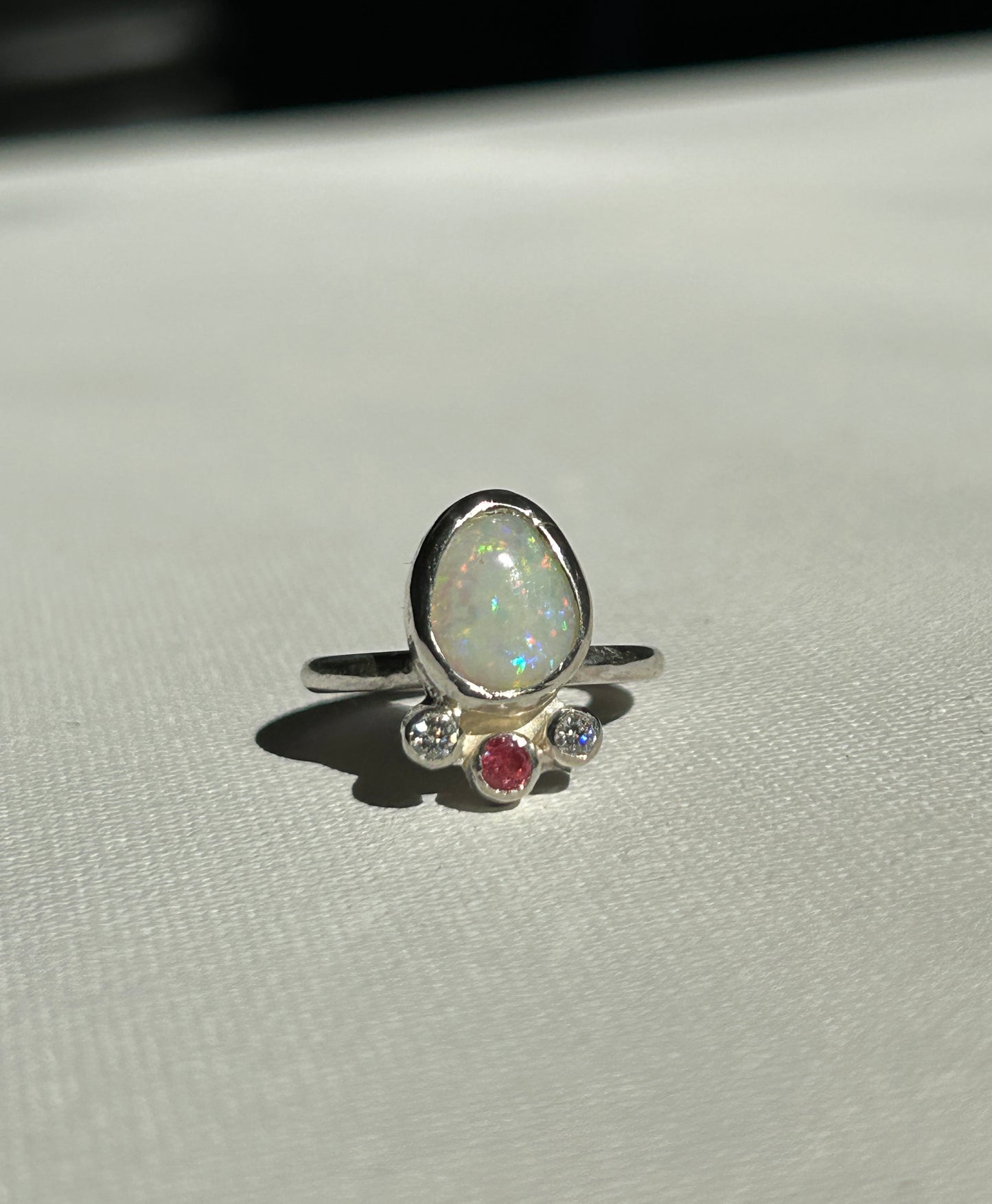 Glitter crown ring