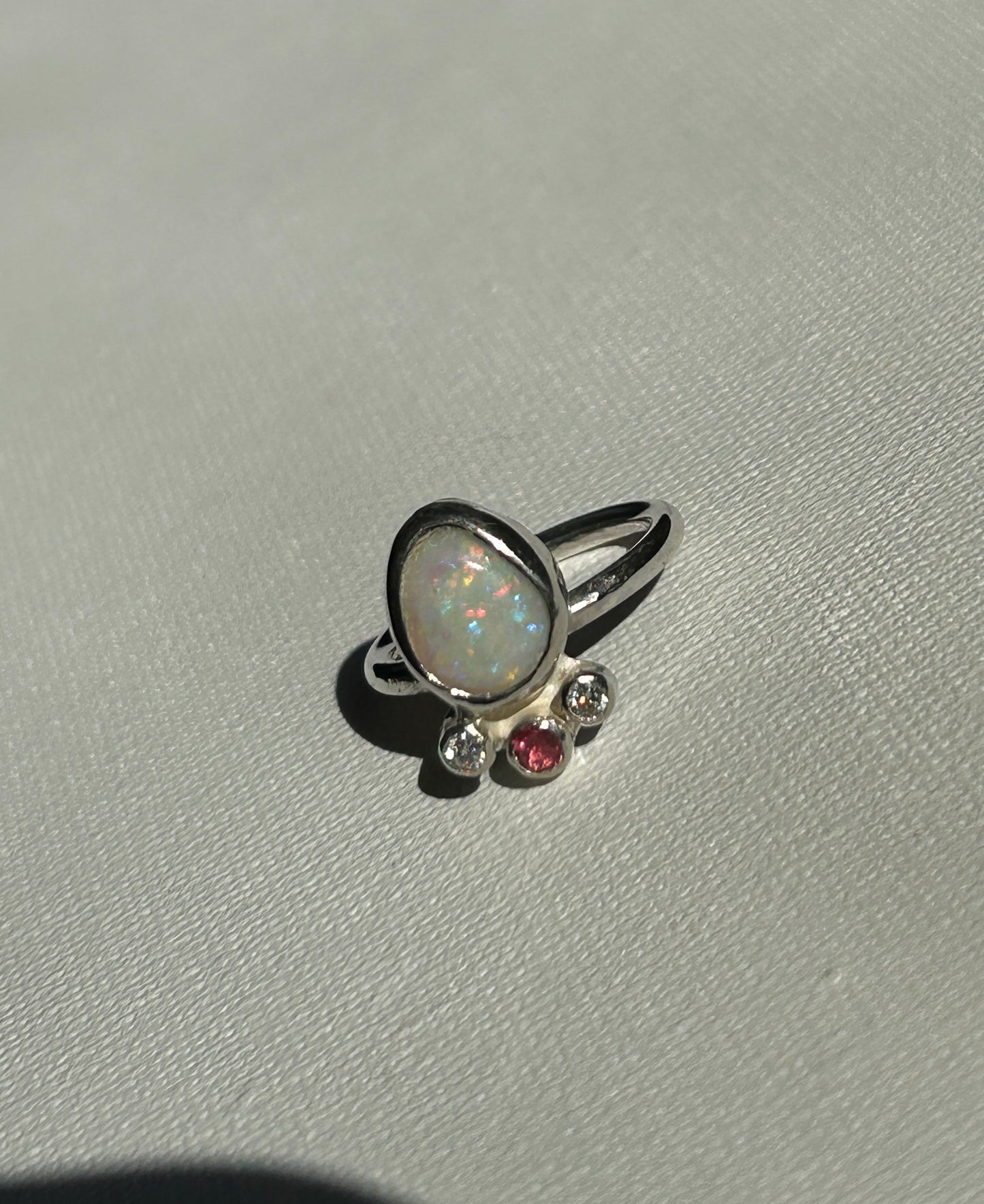 Glitter crown ring