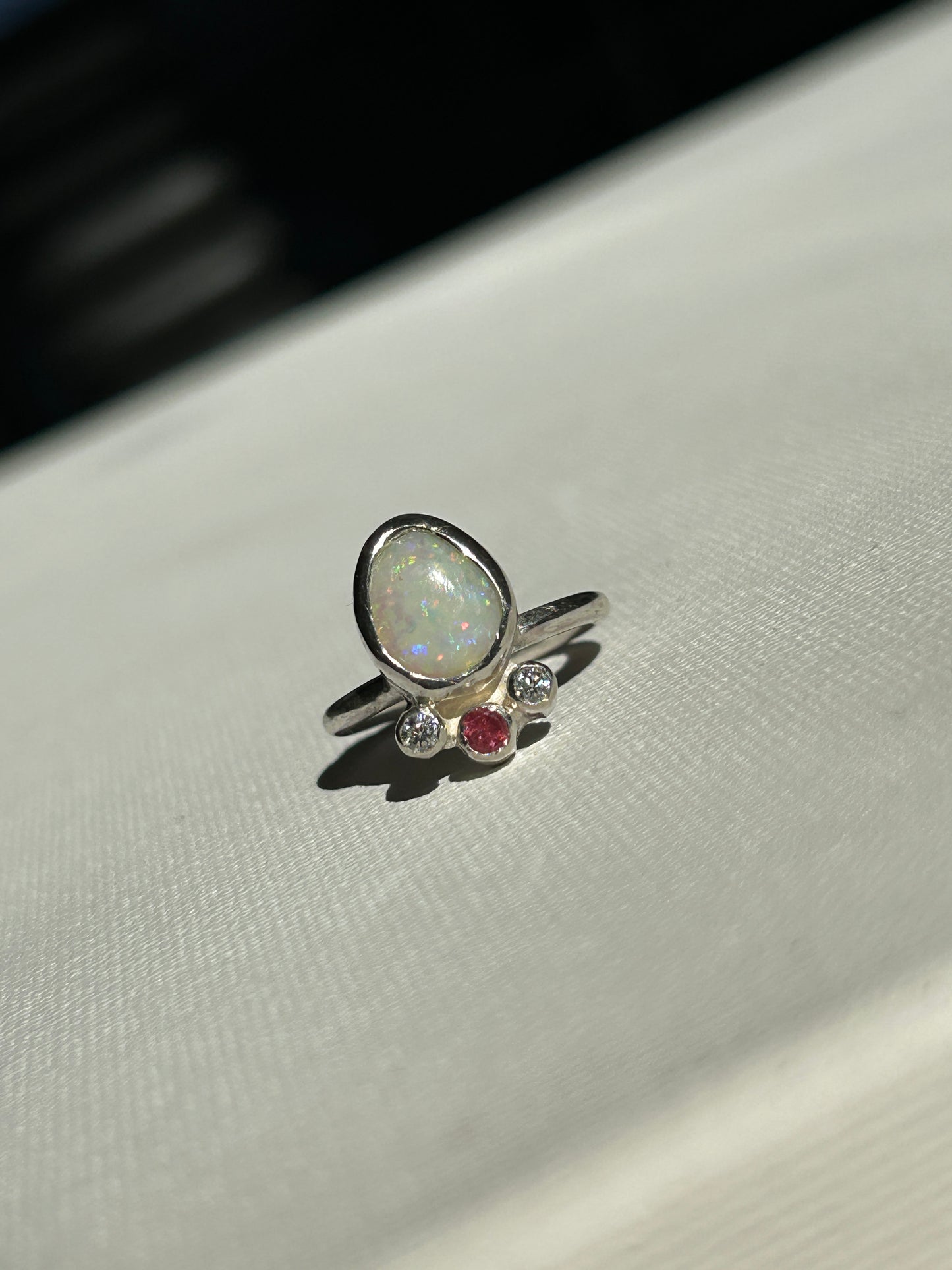 Glitter crown ring