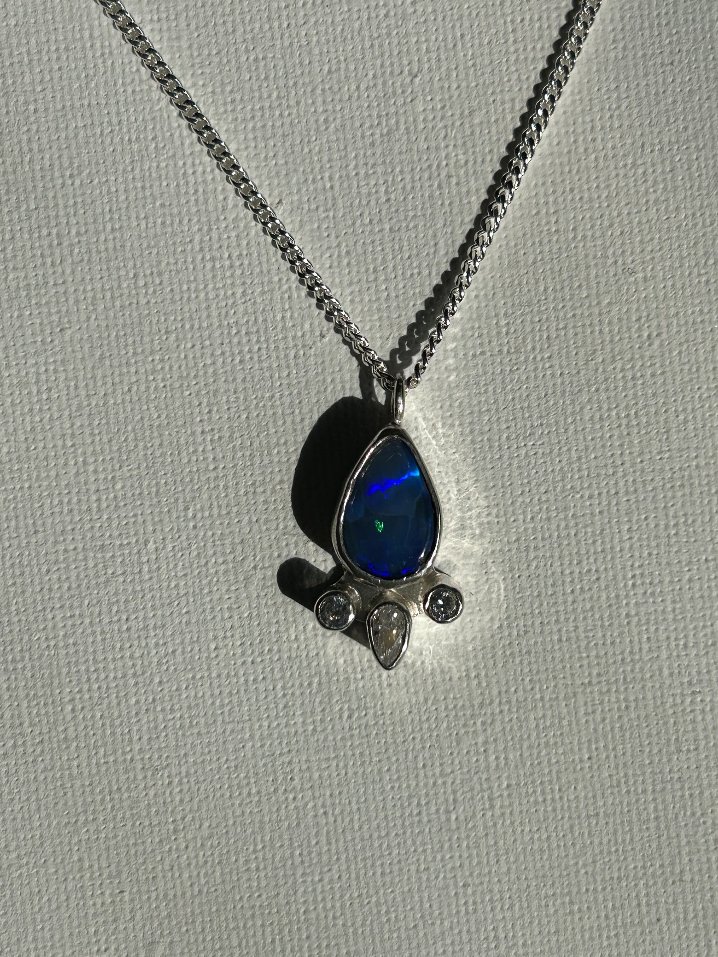 Blue flash pendant