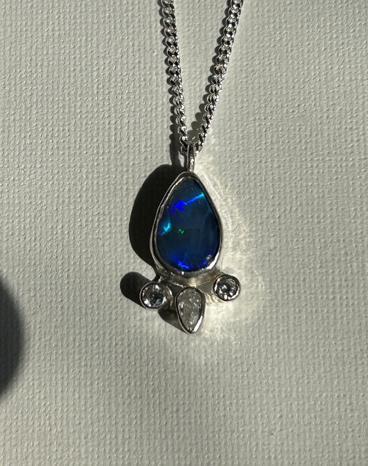 Blue flash pendant