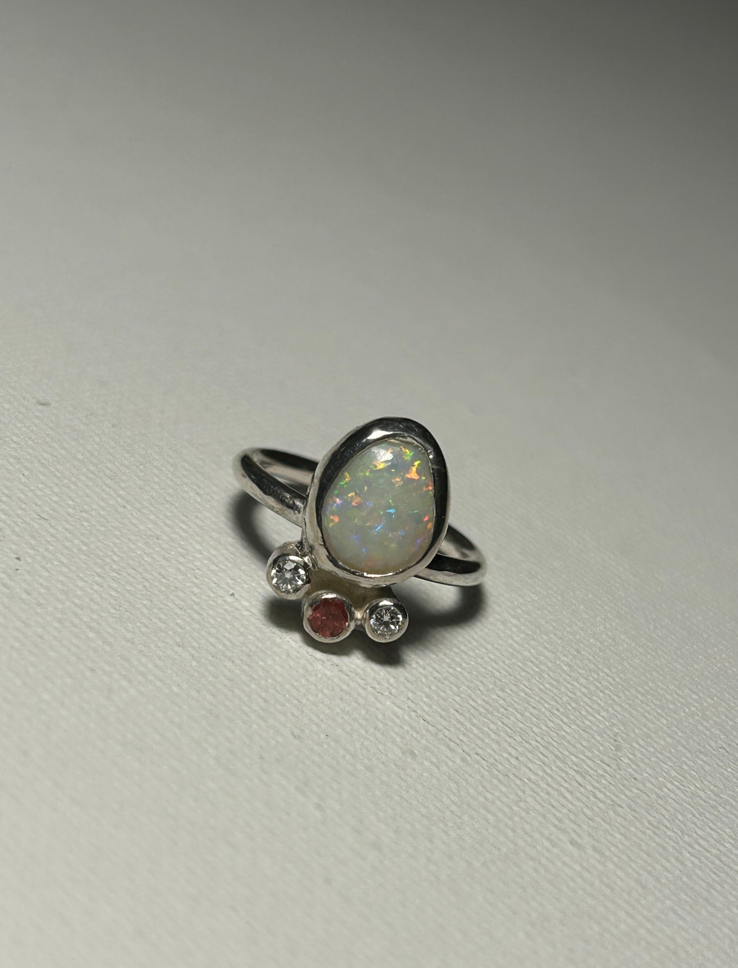 Glitter crown ring